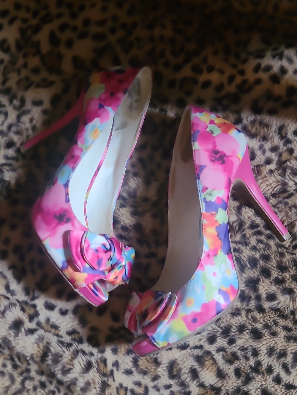 FIONI Clothing Pink Floral Peep-Toe Heels with Rosette